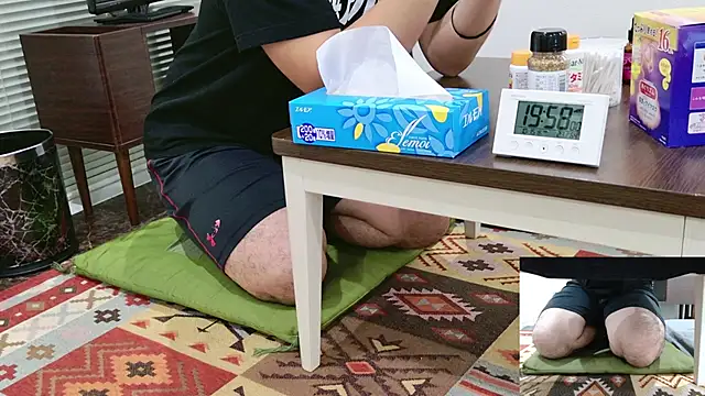 Snapshot of YARASERO-kun chatting on 10/15/25, 10:59 YARASERO-kun online show from 10/15/25, 10:59