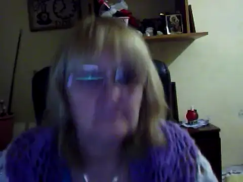 Snapshot of Violet5364 chatting on 03/02/25, 07:45 Violet5364 online show from 03/02/25, 07:45