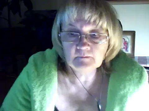 Snapshot of Violet5364 chatting on 11/02/25, 03:03 Violet5364 online show from 11/02/25, 03:03