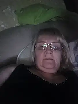 Snapshot of Violet5364 chatting on 11/28/25, 09:06 Violet5364 online show from 11/28/25, 09:06