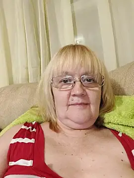 Snapshot of Violet5364 chatting on 11/30/25, 07:40 Violet5364 online show from 11/30/25, 07:40