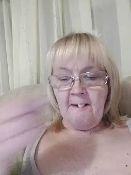 Snapshot of Violet5364 chatting on 12/03/25, 08:29 Violet5364 online show from 12/03/25, 08:29