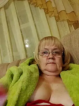 Snapshot of Violet5364 chatting on 12/18/25, 09:54 Violet5364 online show from 12/18/25, 09:54