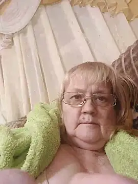 Snapshot of Violet5364 chatting on 02/17/26, 09:10 Violet5364 online show from 02/17/26, 09:10