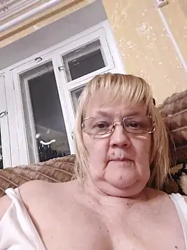 Snapshot of Violet5364 chatting on 03/29/26, 07:47 Violet5364 online show from 03/29/26, 07:47