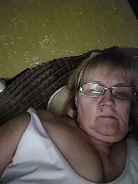 Snapshot of Violet5364 chatting on 04/01/26, 09:01 Violet5364 online show from 04/01/26, 09:01