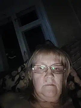 Snapshot of Violet5364 chatting on 04/04/26, 09:01 Violet5364 online show from 04/04/26, 09:01