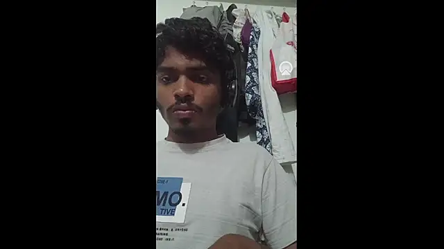 Snapshot of Harsh424242 chatting on 03/05/25, 06:34 Harsh424242 online show from 03/05/25, 06:34