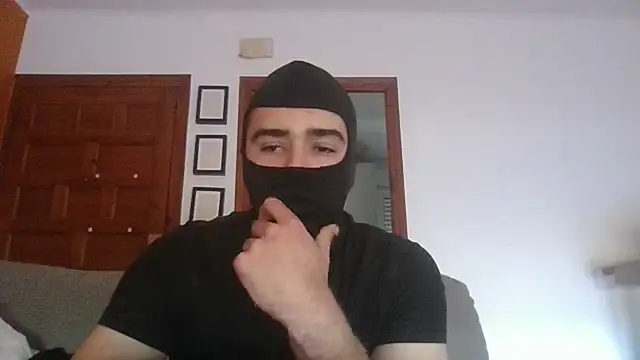 Snapshot of ESCOMOFUC chatting on 02/14/25, 11:21 ESCOMOFUC online show from 02/14/25, 11:21