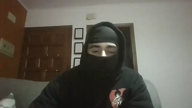 Snapshot of ESCOMOFUC chatting on 02/17/25, 01:25 ESCOMOFUC online show from 02/17/25, 01:25