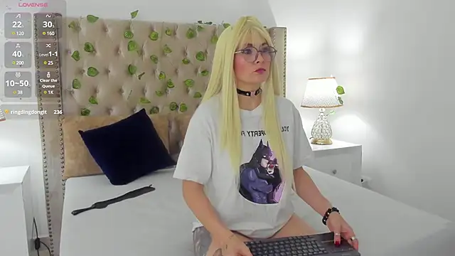 Snapshot of CandieGilson__ chatting on 02/17/25, 06:15 CandieGilson online show from 02/17/25, 06:15