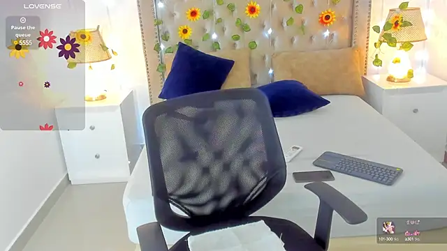 Snapshot of CandieGilson__ chatting on 03/11/25, 06:41 CandieGilson online show from 03/11/25, 06:41