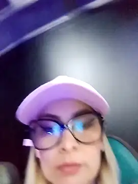 Snapshot of CandieGilson__ chatting on 09/11/25, 10:37 CandieGilson online show from 09/11/25, 10:37