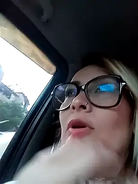 Snapshot of CandieGilson__ chatting on 09/21/25, 11:23 CandieGilson online show from 09/21/25, 11:23