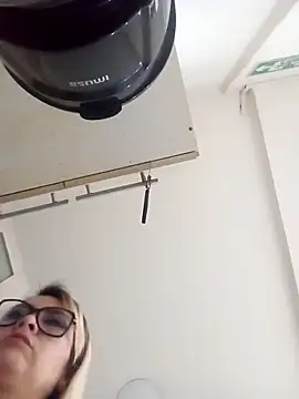 Snapshot of CandieGilson__ chatting on 10/01/25, 11:05 CandieGilson online show from 10/01/25, 11:05