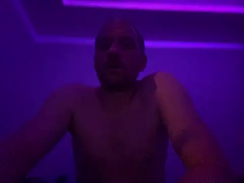 Krzysiekg123 online show from 02/15/25, 12:15