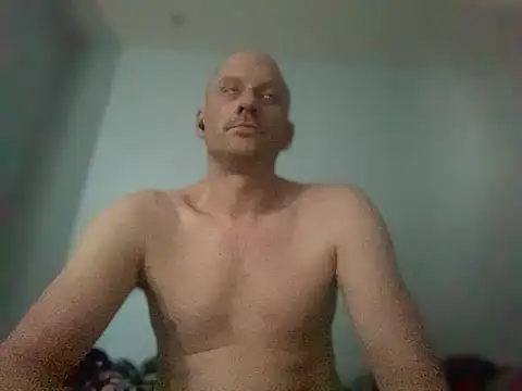 Krzysiekg123 online show from 02/19/25, 01:39