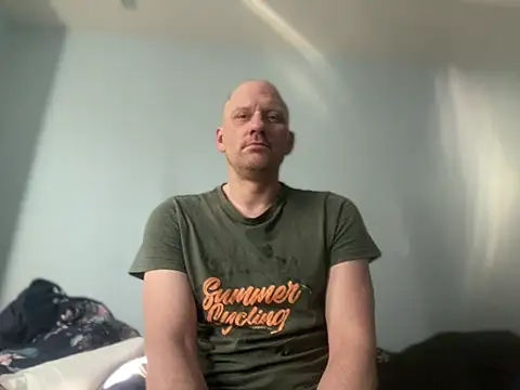 Krzysiekg123 online show from 02/20/25, 10:05