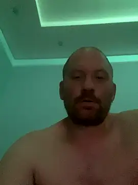 Krzysiekg123 online show from 10/13/25, 05:13