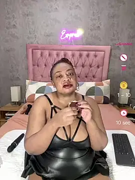 Snapshot of VixenRoyaleX chatting on 06/20/26, 02:25 VixenRoyaleX online show from 06/20/26, 02:25