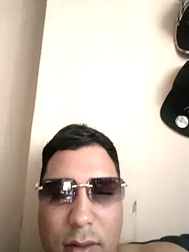 Snapshot of avit902 chatting on 04/08/26, 02:06 avit902 online show from 04/08/26, 02:06