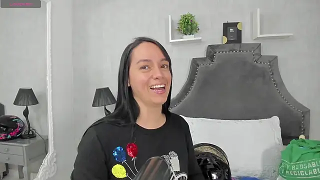 EmiliaRose  online show from 11/14/25, 09:24