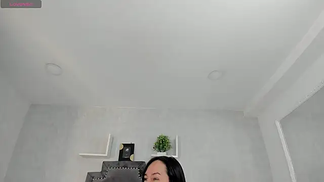 EmiliaRose  online show from 11/18/25, 08:57