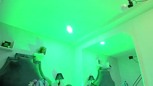 Snapshot of EmiliaRose_ chatting on 01/10/26, 09:16 EmiliaRose online show from 01/10/26, 09:16