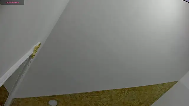 Snapshot of EmiliaRose_ chatting on 02/22/26, 08:18 EmiliaRose online show from 02/22/26, 08:18