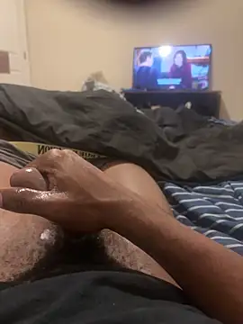 Snapshot of bigdbandit954 chatting on 12/17/25, 01:33 bigdbandit954 online show from 12/17/25, 01:33