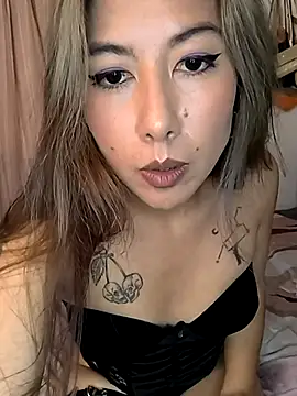 Snapshot of Tiff_Doll chatting on 02/15/25, 06:44 Tiff Doll online show from 02/15/25, 06:44