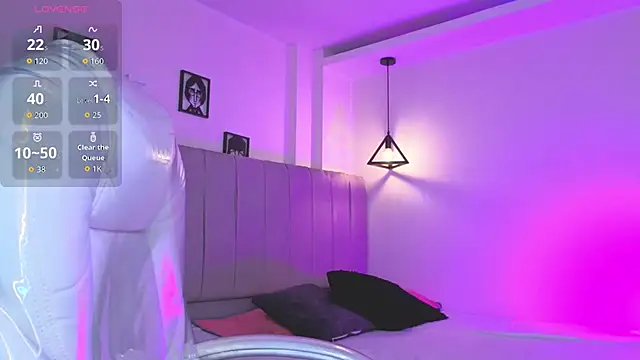 Miller Vanessa  online show from 10/08/25, 08:39