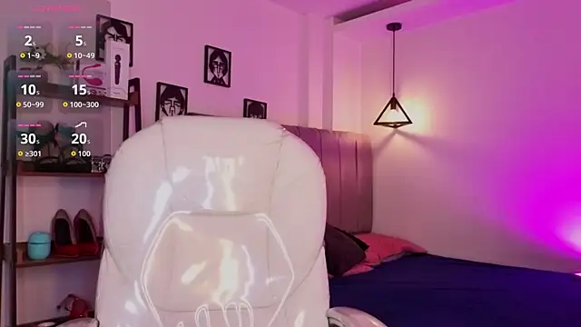 Miller Vanessa  online show from 11/03/25, 08:32