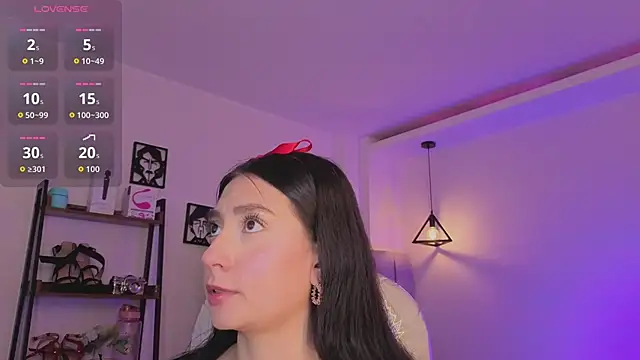 Miller Vanessa  online show from 11/26/25, 08:54