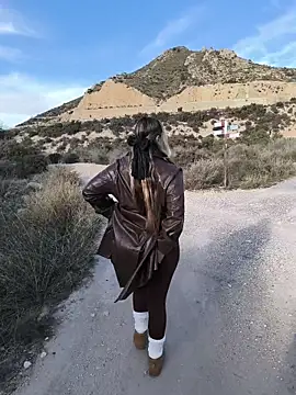 Mona Plus online show from 11/07/25, 02:50