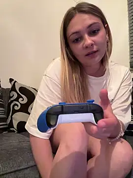 skyemorgan01 online show from 05/01/26, 11:20