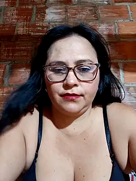 Snapshot of promiscuous-indecent-momm chatting on 09/08/25, 04:17 promiscuous-indecent-momm online show from 09/08/25, 04:17