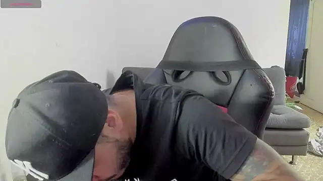 ragnar lothbrok777 online show from 10/21/25, 08:09