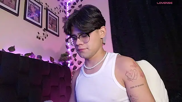 Snapshot of isaac-saenz chatting on 02/25/25, 08:09 isaac-saenz online show from 02/25/25, 08:09