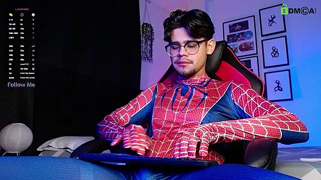 isaac-saenz online show from 12/14/25, 10:03