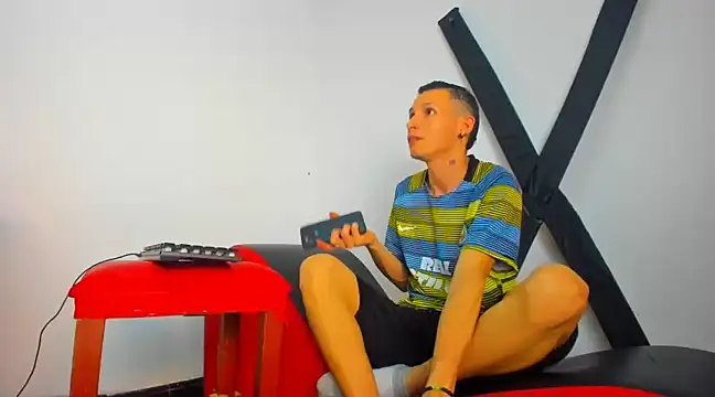 Snapshot of Isak_Millan chatting on 02/13/25, 02:34 Isak Millan online show from 02/13/25, 02:34