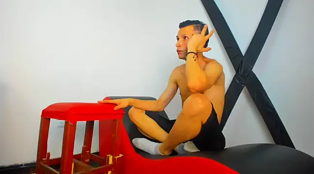 Snapshot of Isak_Millan chatting on 02/13/25, 05:37 Isak Millan online show from 02/13/25, 05:37