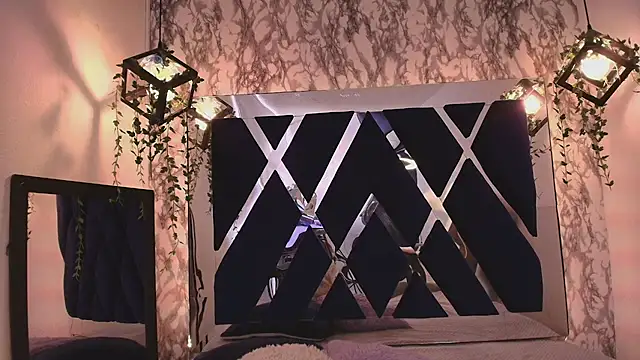 charlotte bluee online show from 10/28/25, 06:32