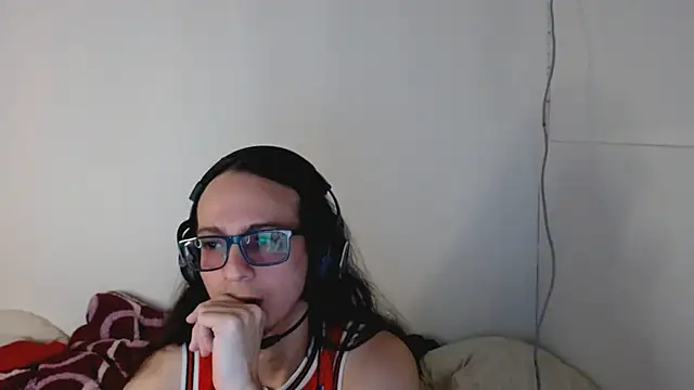 Snapshot of cholitohermoso chatting on 11/02/25, 07:05 cholitohermoso online show from 11/02/25, 07:05