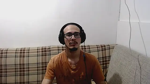 Snapshot of cholitohermoso chatting on 06/09/26, 12:11 cholitohermoso online show from 06/09/26, 12:11
