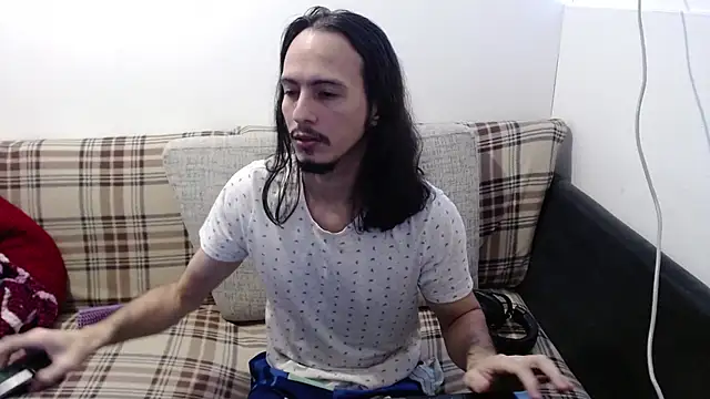 Snapshot of cholitohermoso chatting on 06/28/26, 11:33 cholitohermoso online show from 06/28/26, 11:33