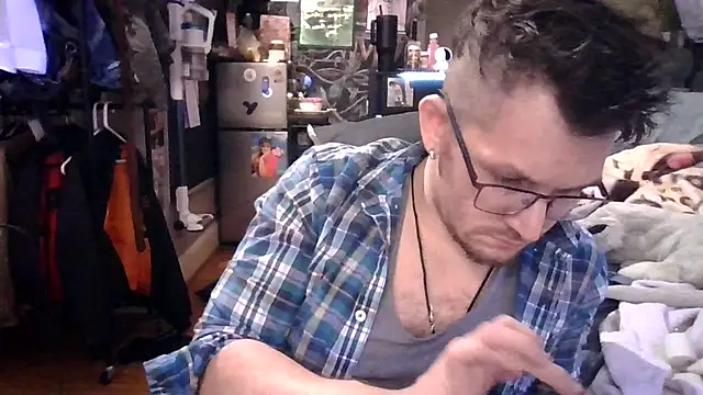 Snapshot of Sk00byJaXxX212 chatting on 01/07/26, 03:42 Sk00byJaXxX212 online show from 01/07/26, 03:42