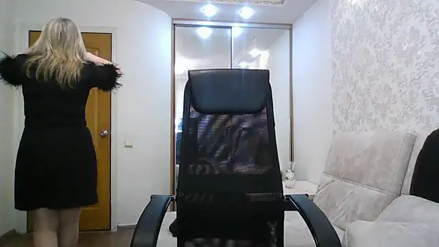 Victoria secrets  online show from 11/29/25, 07:00