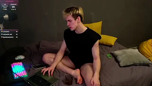 Snapshot of EdwinBlaze chatting on 02/23/25, 11:44 EdwinBlaze online show from 02/23/25, 11:44