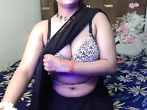 megancatluna online show from 10/03/25, 03:47